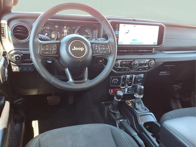 Used 2024  Jeep Rubicon image 6