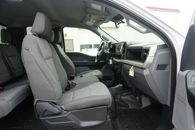 New 2026 Oxford White Ford F-550® XL image 22