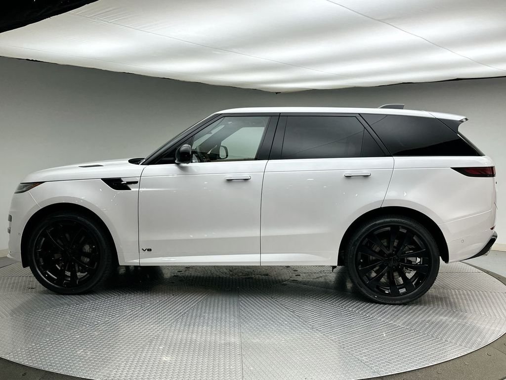 New 2026 Ostuni Pearl White Land Rover Dynamic SE image 2