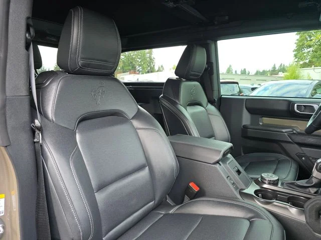 Used 2025 Gray Ford Badlands image 13