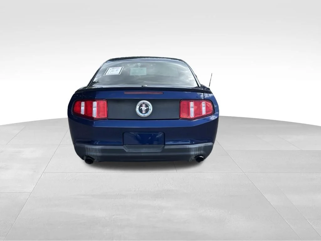Used 2011 Blue Ford V6 Premium image 5