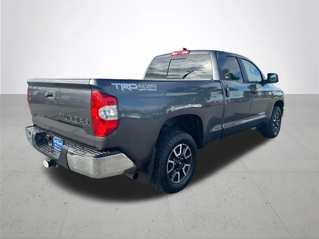 Used 2020 Gray Toyota SR5 image 6
