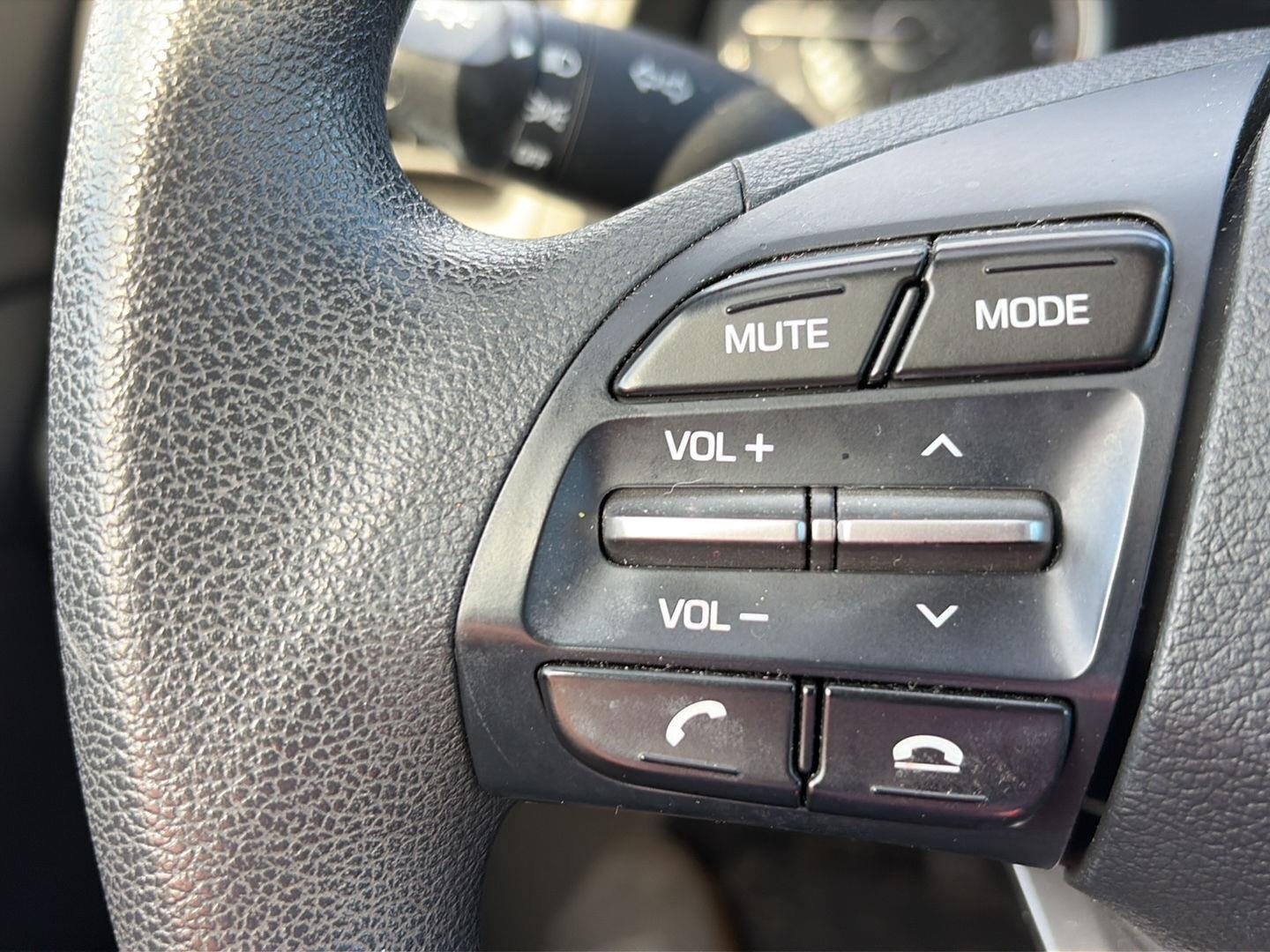 Used 2019 Machine Gray Hyundai SE image 13
