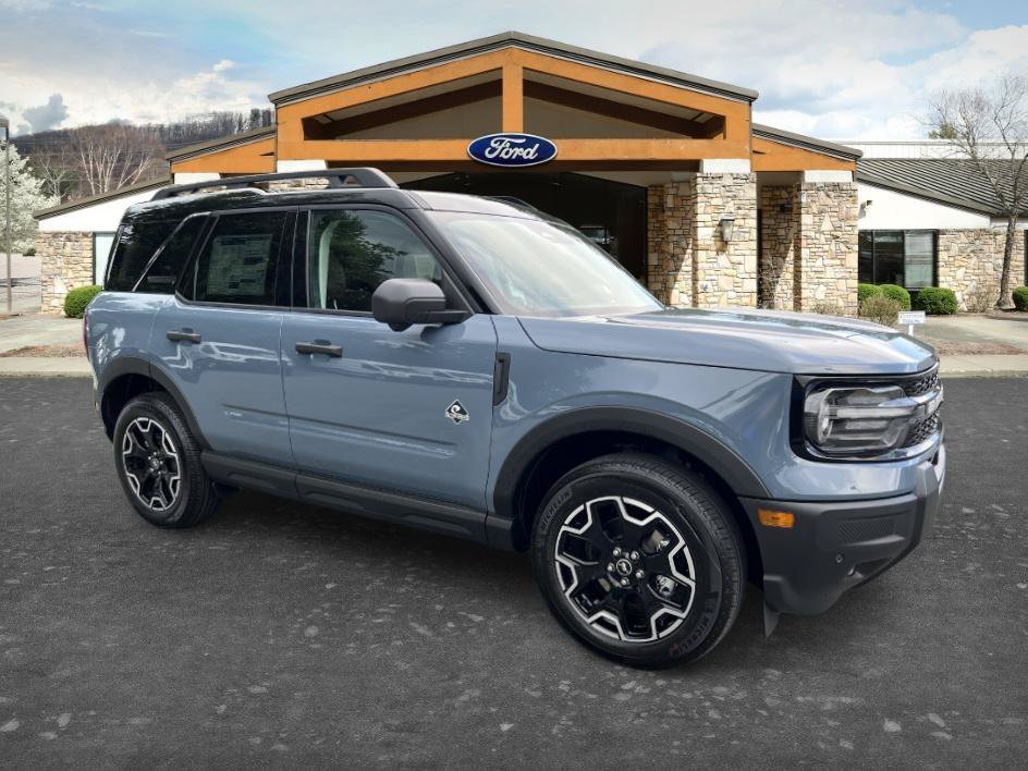 New 2026 Azure Gray Metallic Tri-Coat Ford Outer Banks® image 3