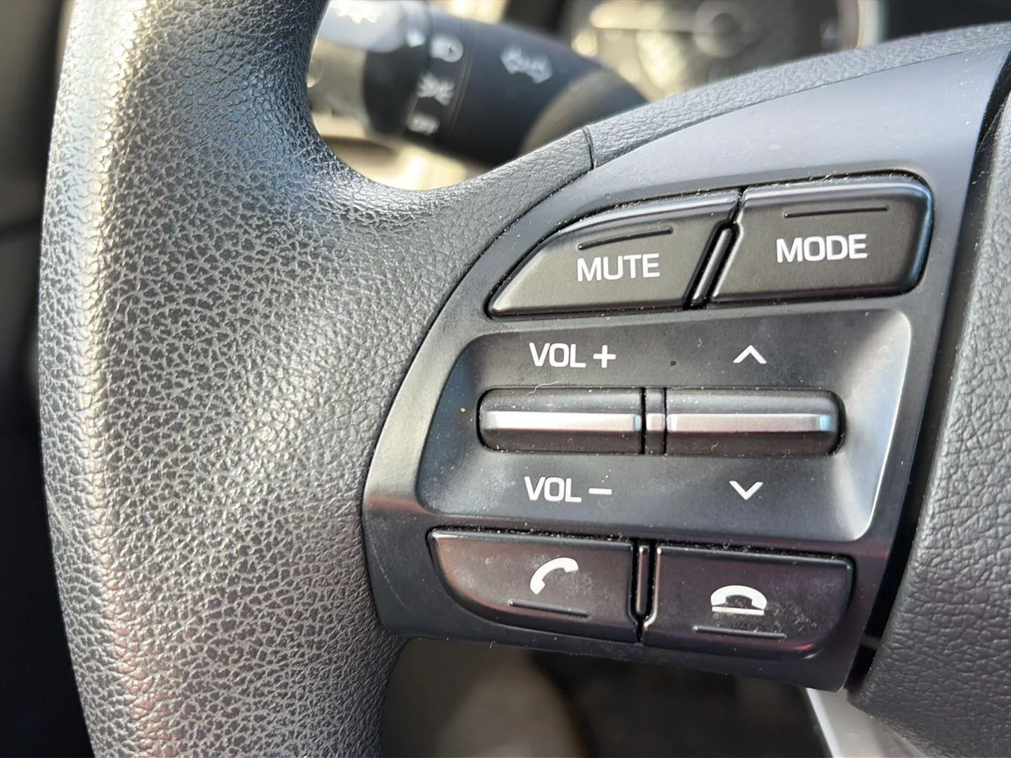 Used 2019 Machine Gray Hyundai SE image 13