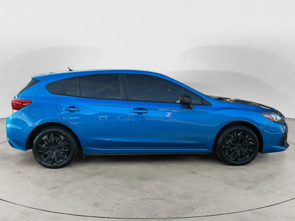 Used 2022 Blue Subaru Base image 4
