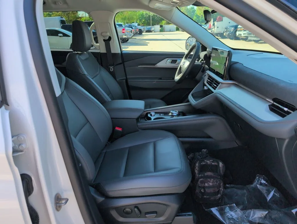 2026 Ford Explorer Active - Photo 14