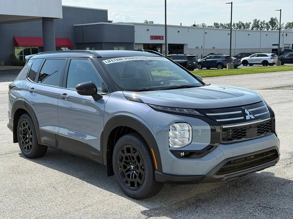 New 2026 Gray Mitsubishi Trail Edition image 9