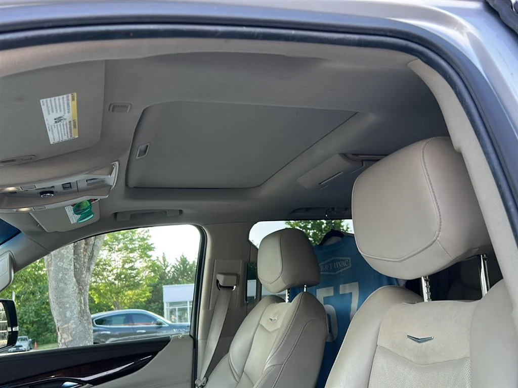 2016 Cadillac Escalade ESV AWD Premium's photo