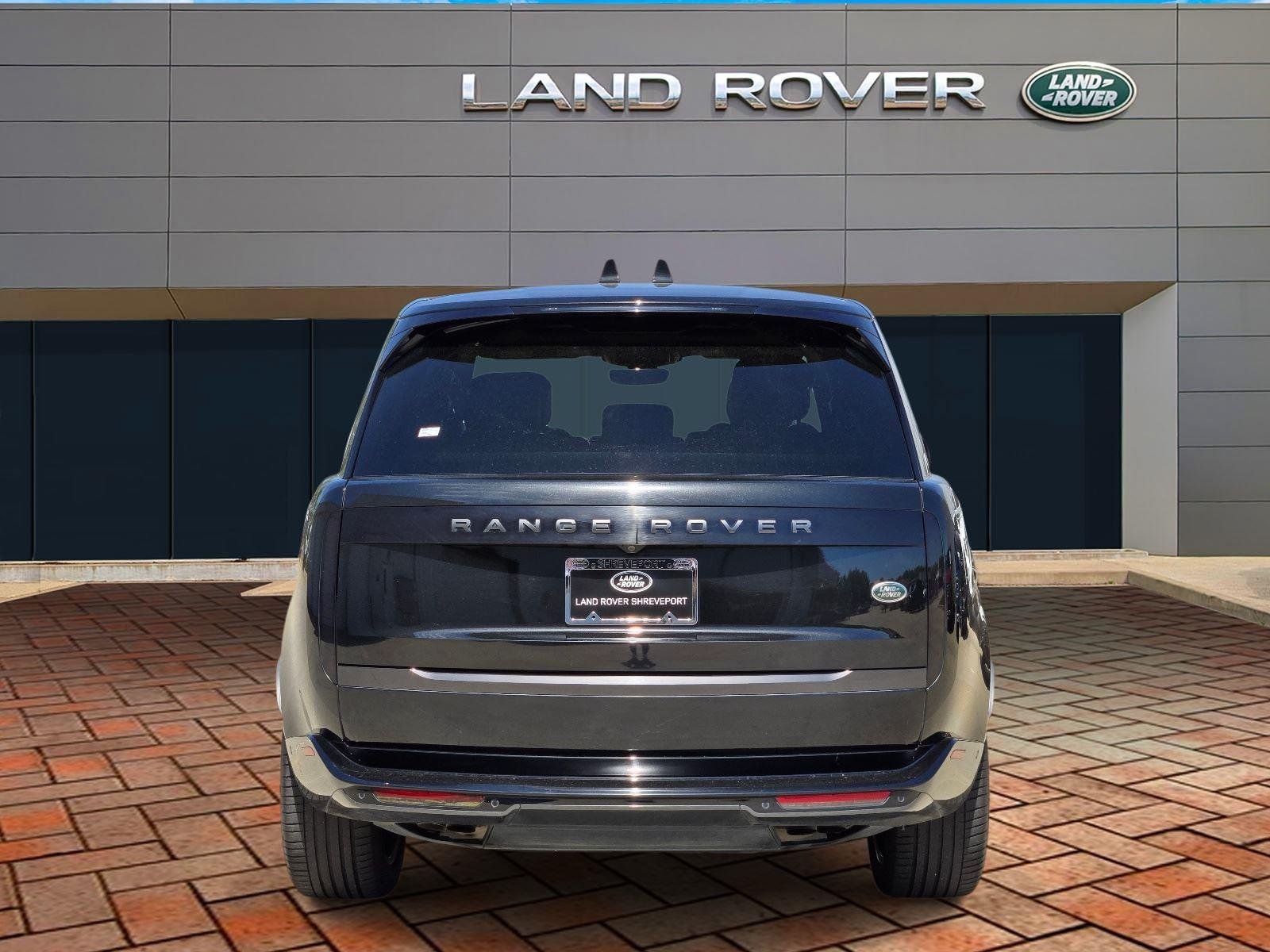Used 2023 Santorini Black Metallic Land Rover SE image 5