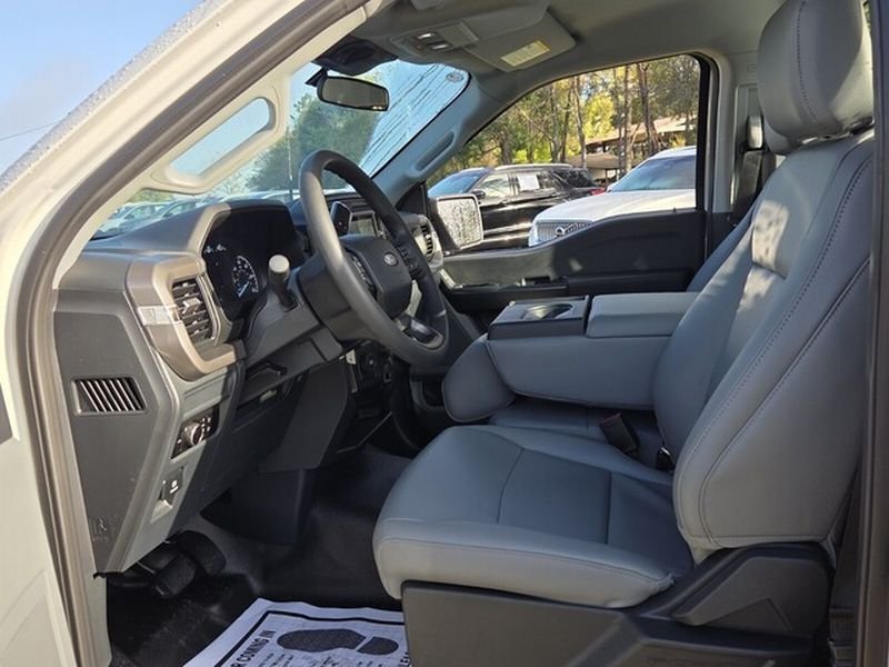 New 2026 Oxford White Ford XL image 5