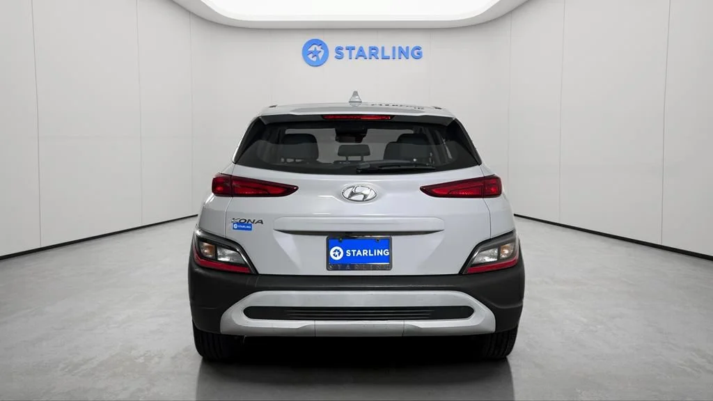 Used 2022 Silver Hyundai SE image 7