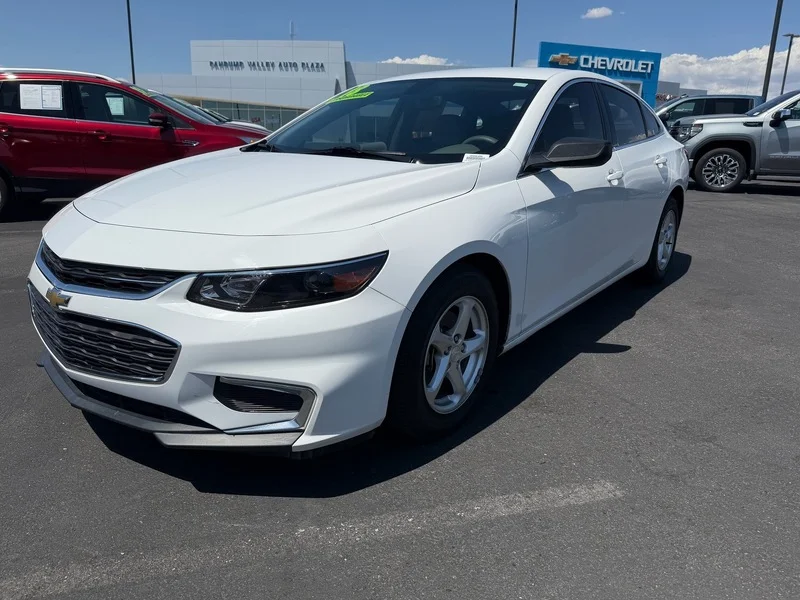 Used 2018 SUMMIT WHITE Chevrolet LS image 7