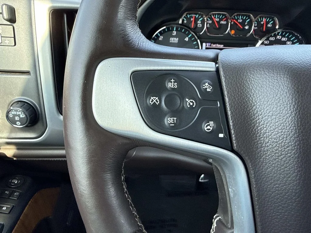 Used 2018 Red GMC SLT image 41