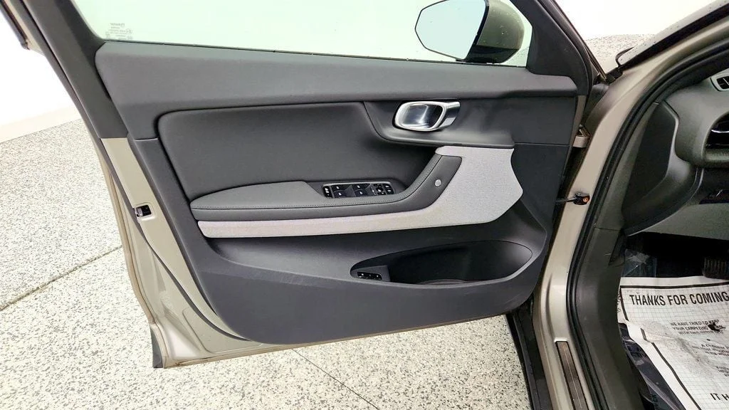 Used 2022 Moon Polestar Long Range Dual Motor image 11