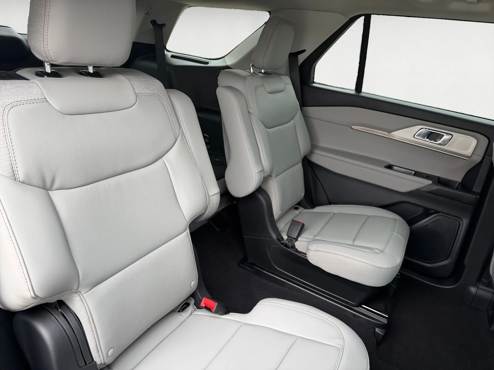 New 2026 Carbonized Gray Metallic Ford Active image 18