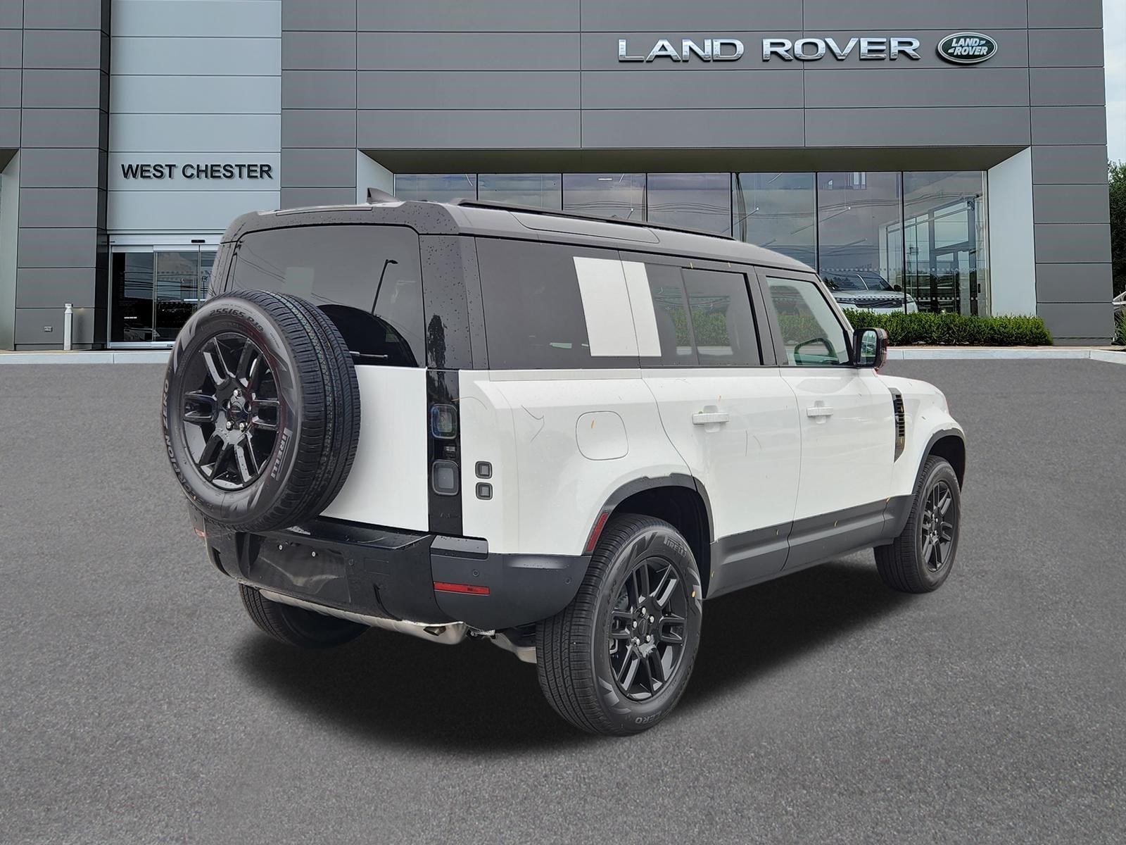 New 2026 Fuji White LAND ROVER S image 4