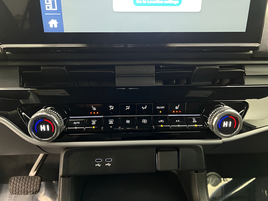 Used 2025 Snowfall Pearl Honda EX image 15