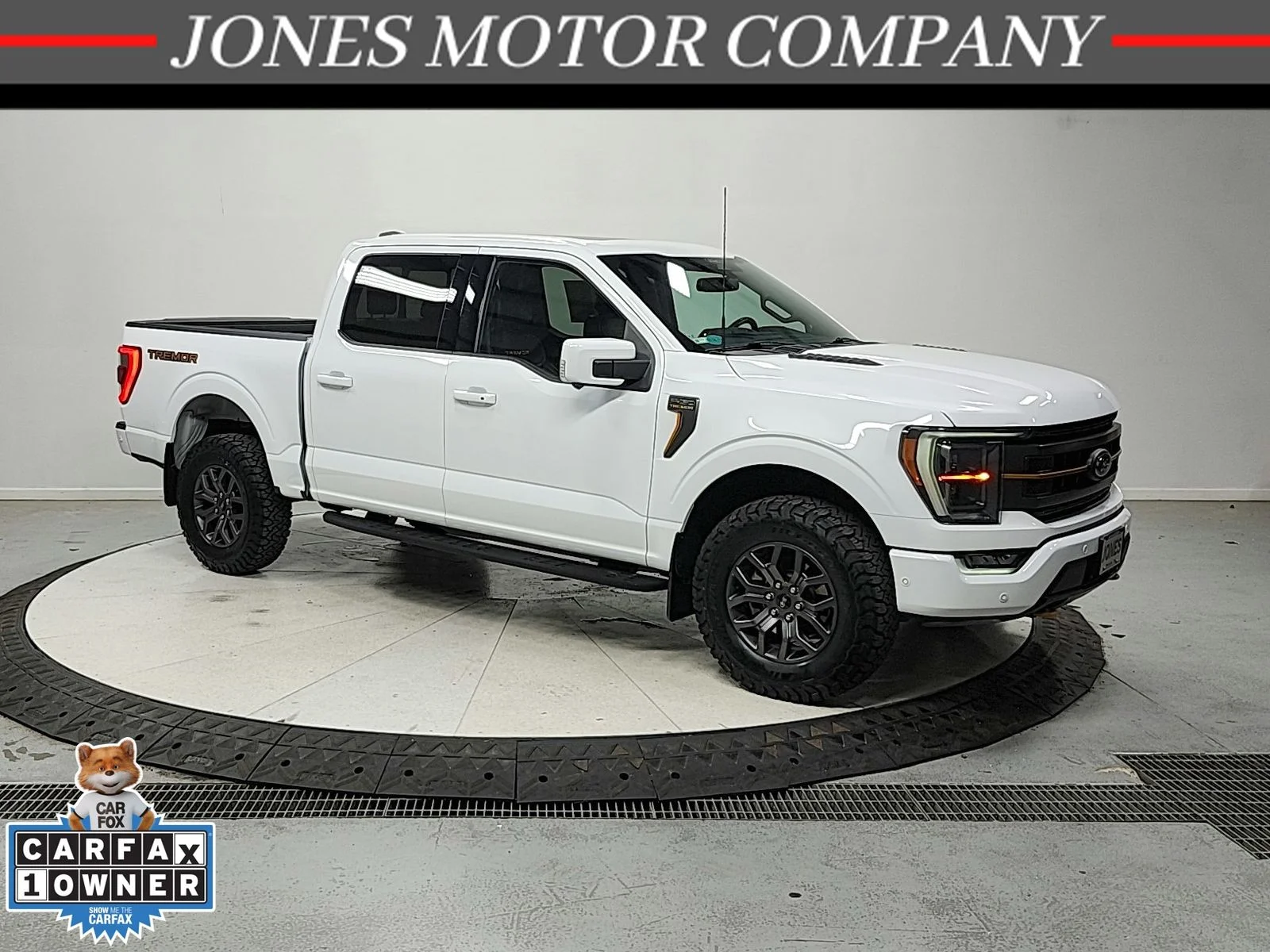 Used 2022 Oxford White Ford Tremor image 1