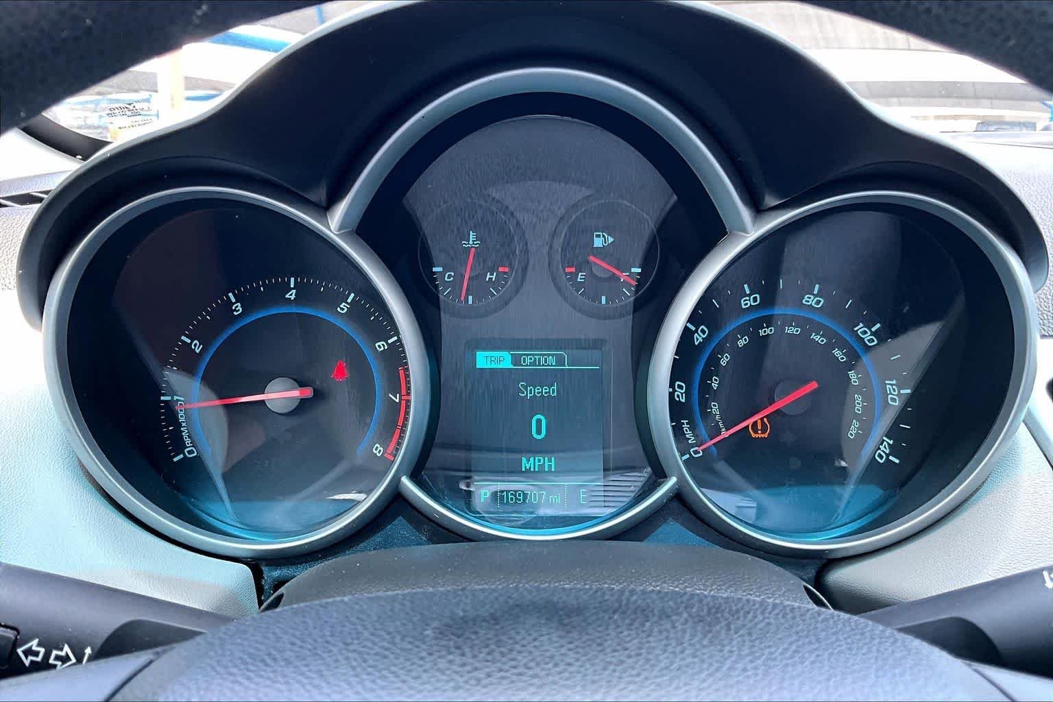 Used 2013 Summit White Chevrolet LS image 25
