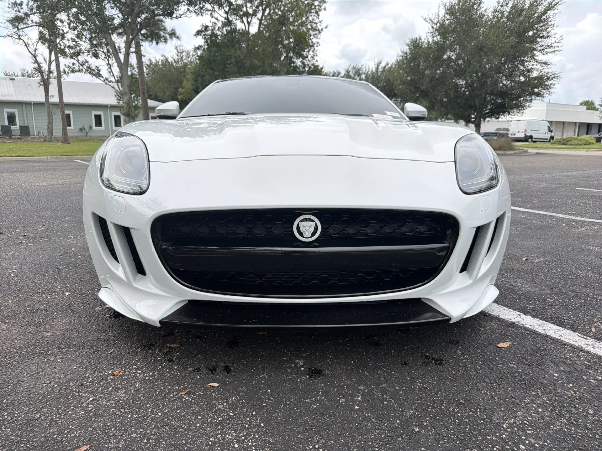 Used 2016  Jaguar R image 2
