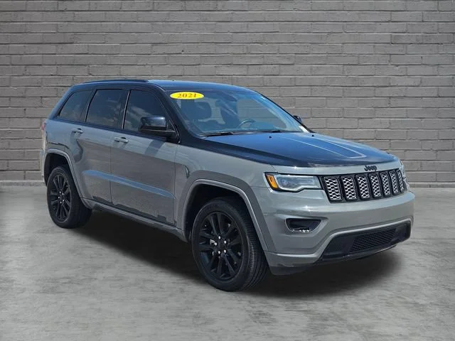 Used 2021 Gray Jeep Laredo X image 7