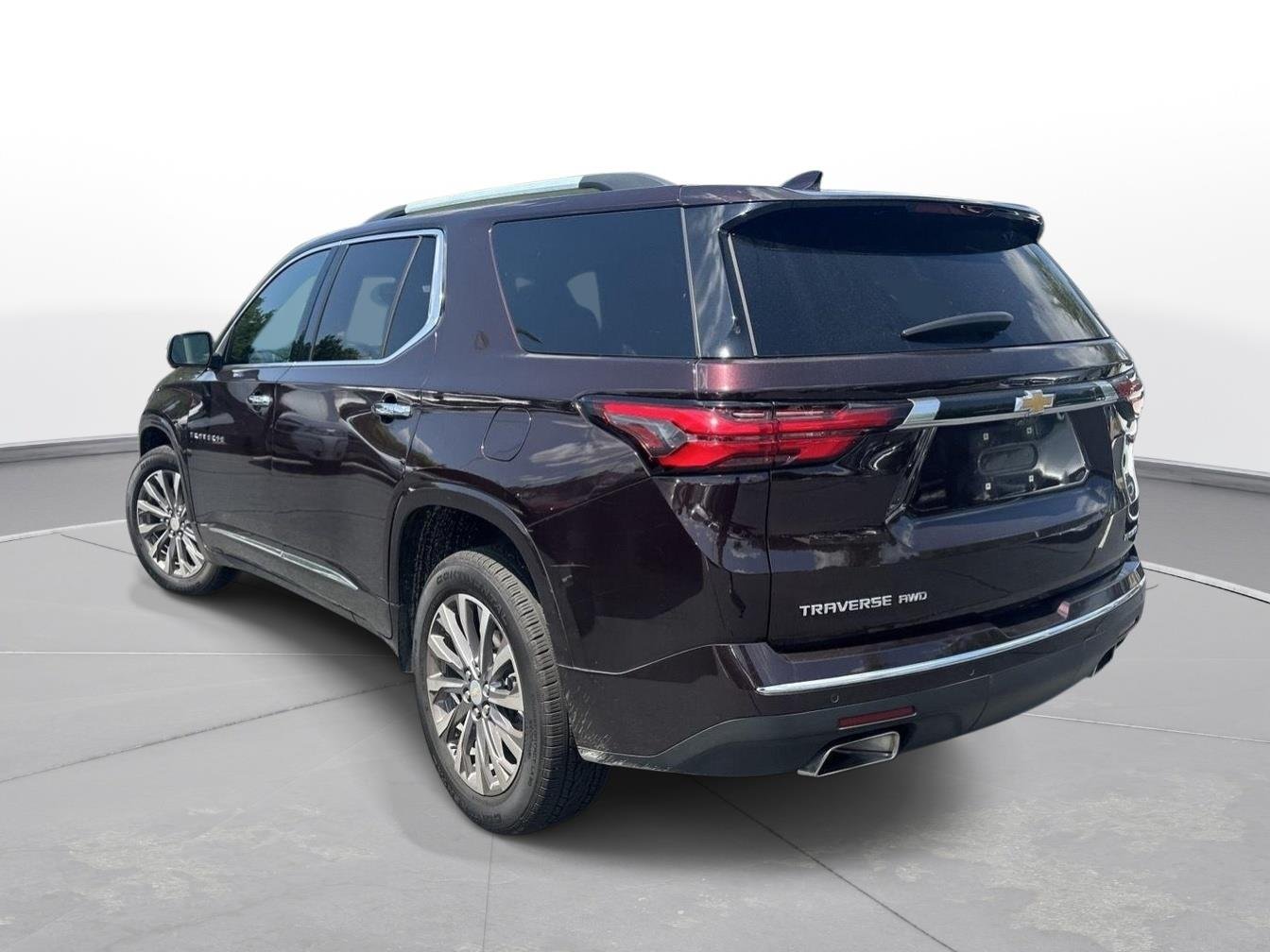 Used 2022 Black Cherry Metallic Chevrolet Premier image 8