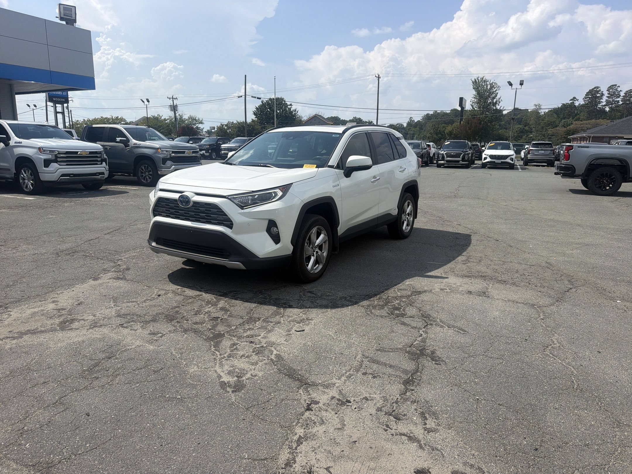 Used 2020  Toyota  image 1