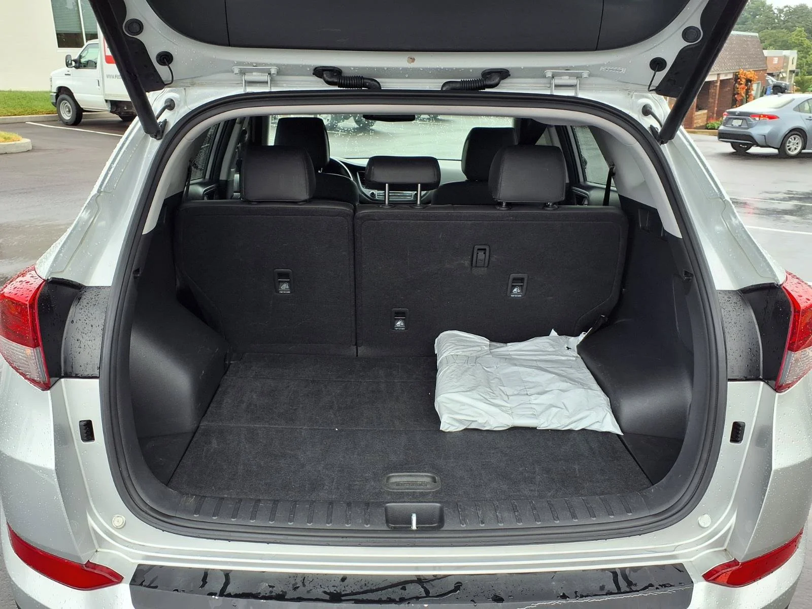 Used 2018  Hyundai Limited image 23