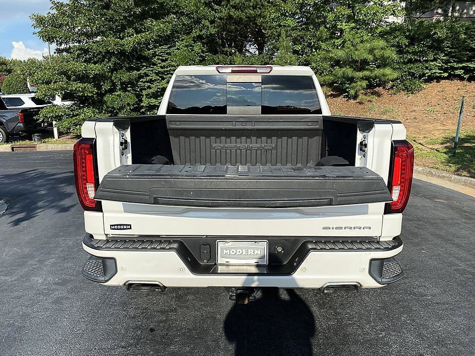 Used 2021 White Frost Tricoat GMC Denali image 25