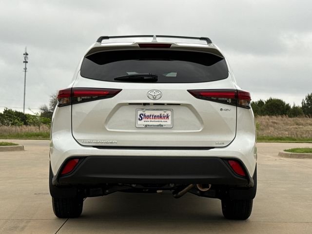 Used 2026 Beige Toyota XLE image 7