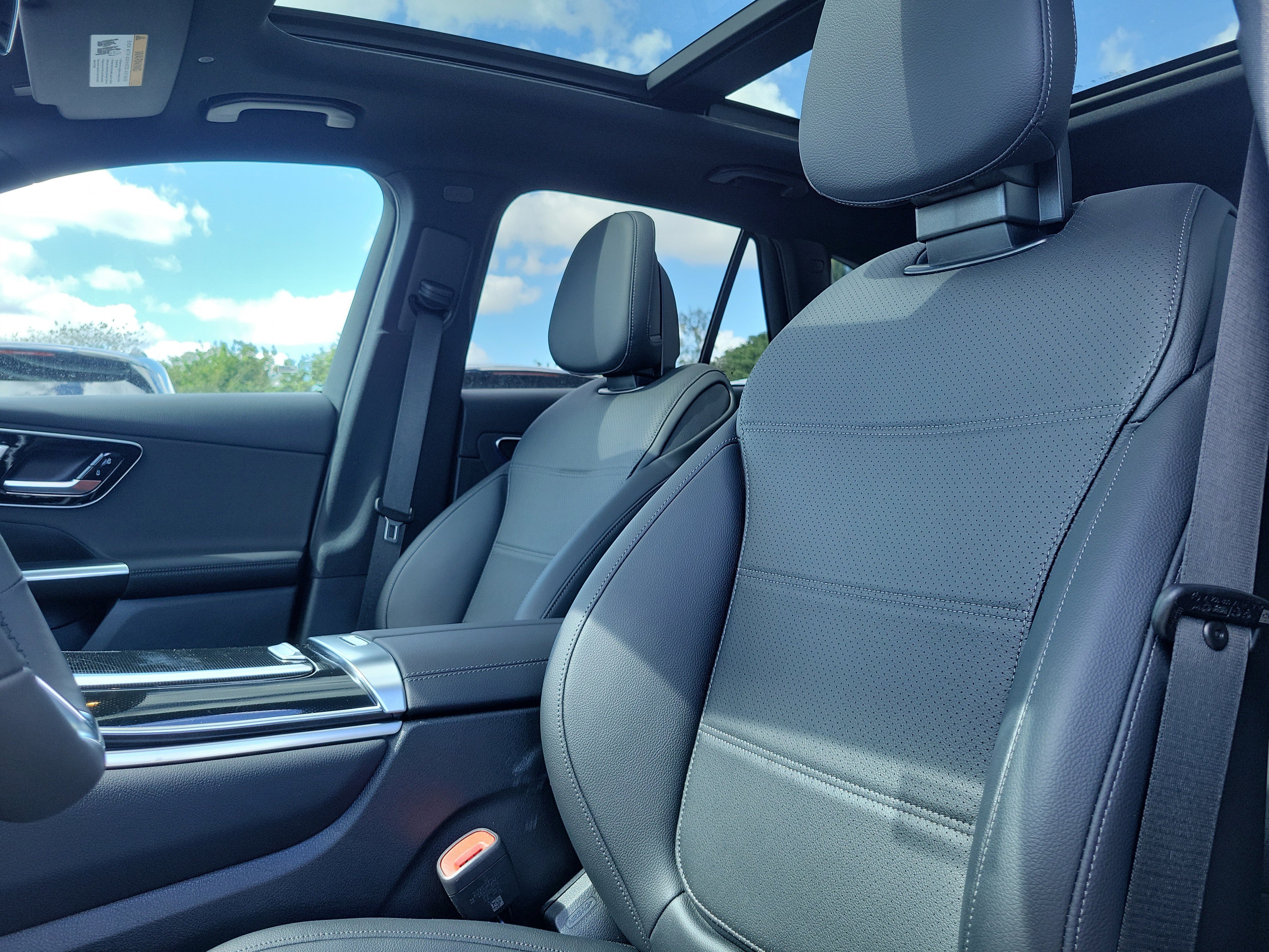 New 2026 Graphite Grey Metallic Mercedes-Benz GLC 300 image 24