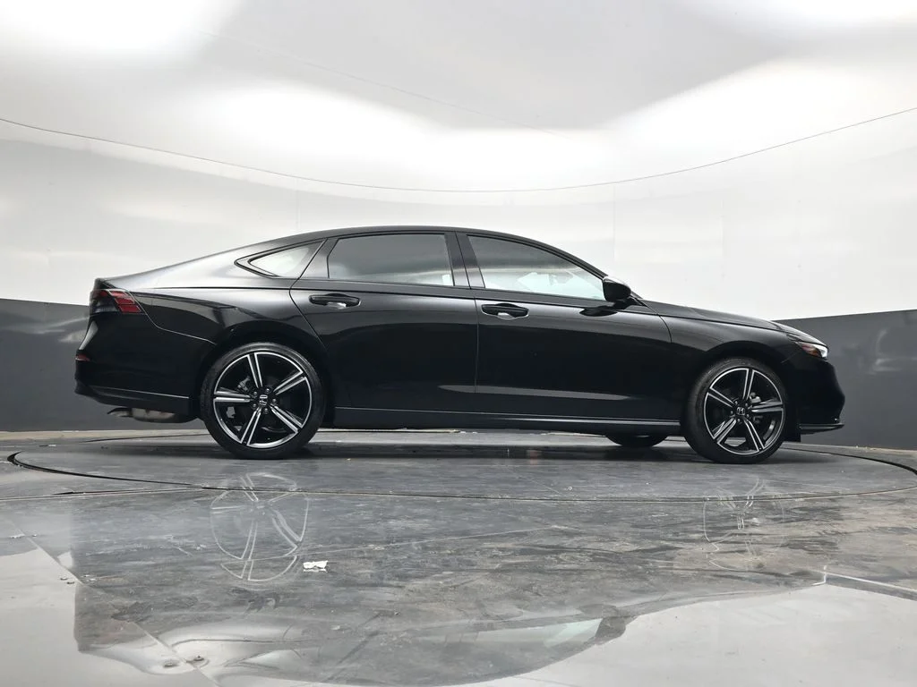 Used 2026 Crystal Black Pearl Honda SE image 35