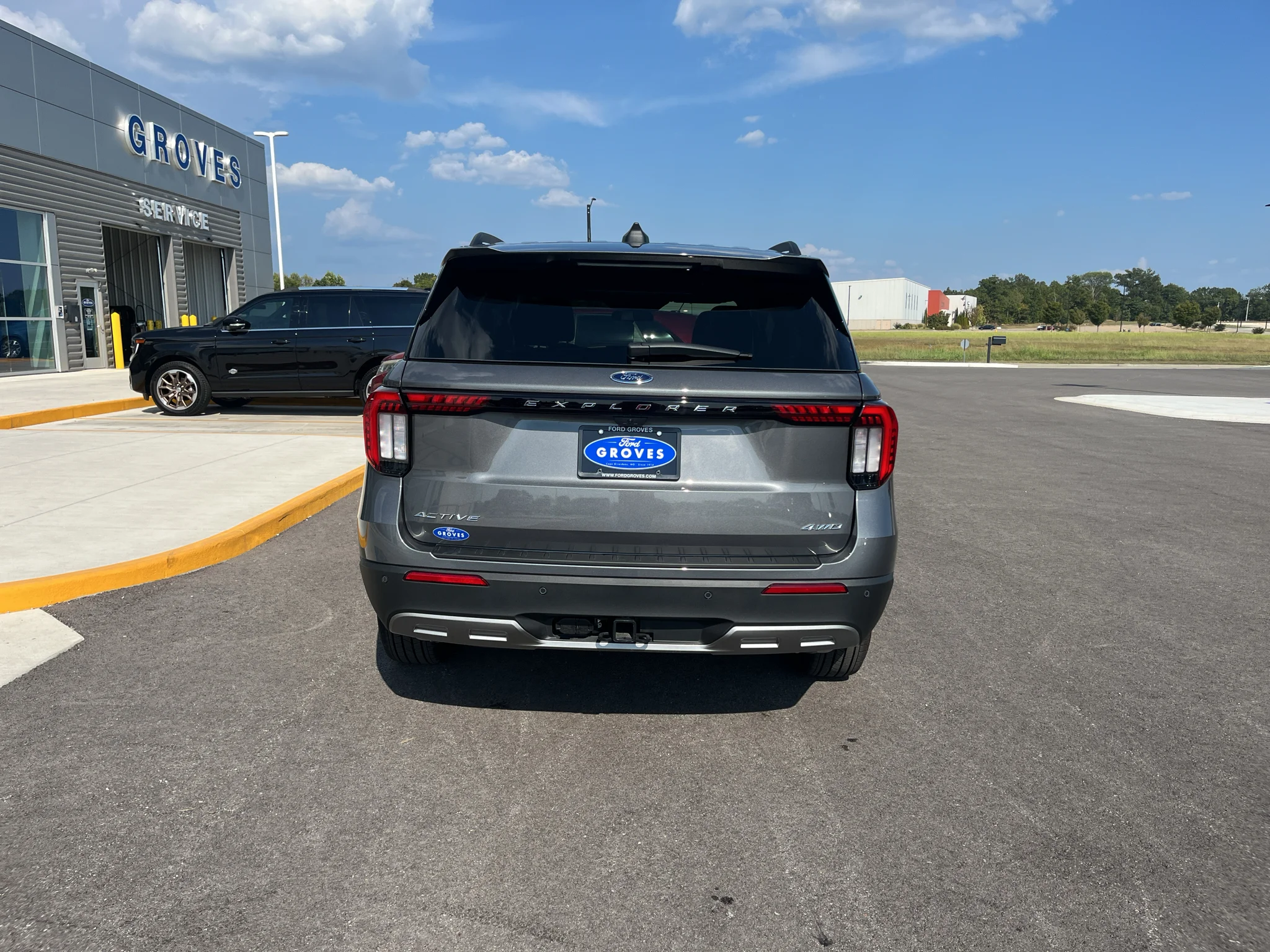 New 2026 Carbonized Gray Metallic Ford Active w/200A Pkg image 6