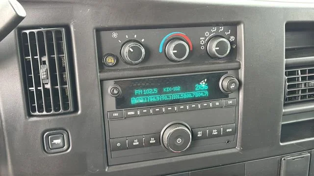 Used 2024 Summit White GMC Work Van image 27