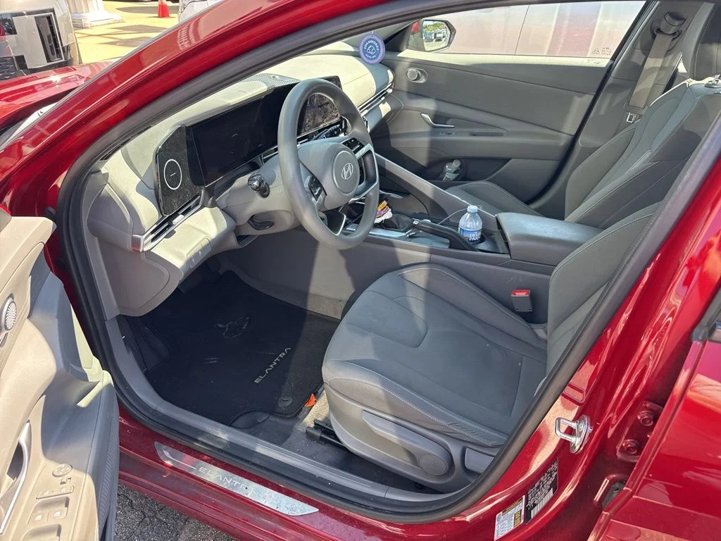 Used 2024 Red Hyundai SEL image 4