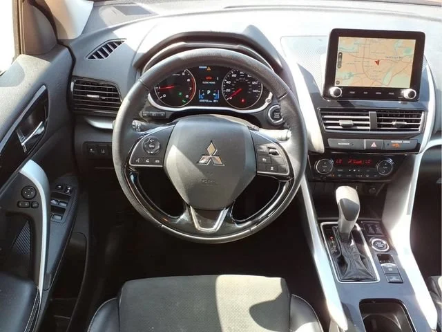 Used 2024  Mitsubishi SE image 17