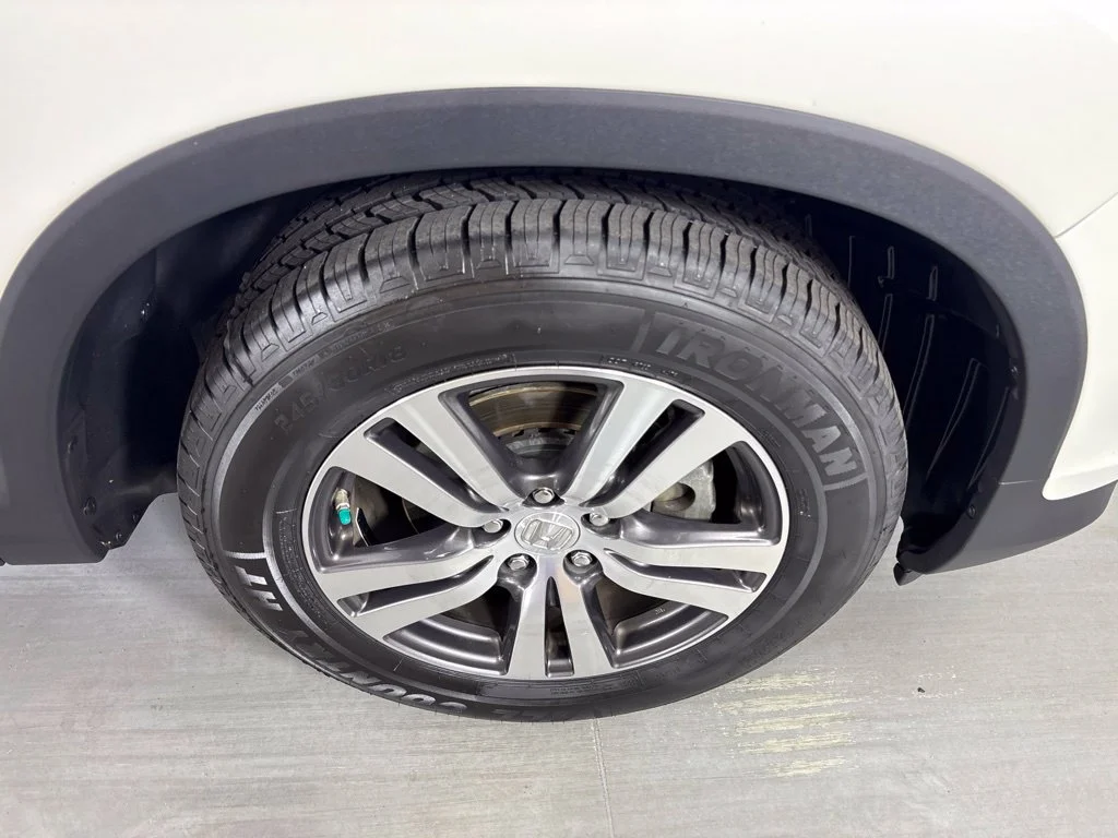Used 2017  Honda EX-L image 11
