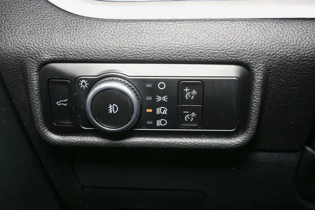 Used 2023 Black Ford XLT image 36