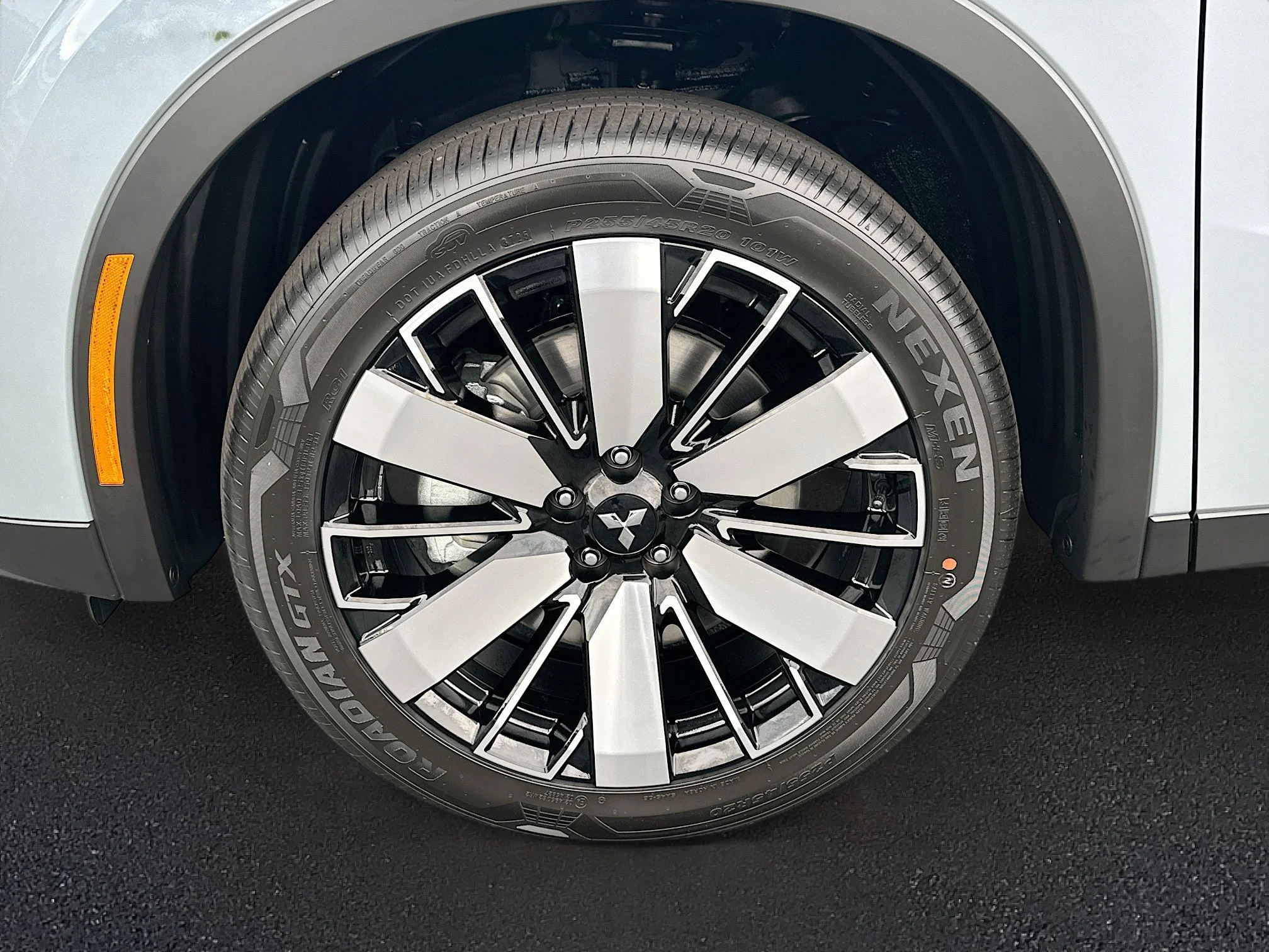 New 2026 Moonstone Gray Metallic Mitsubishi SE image 21