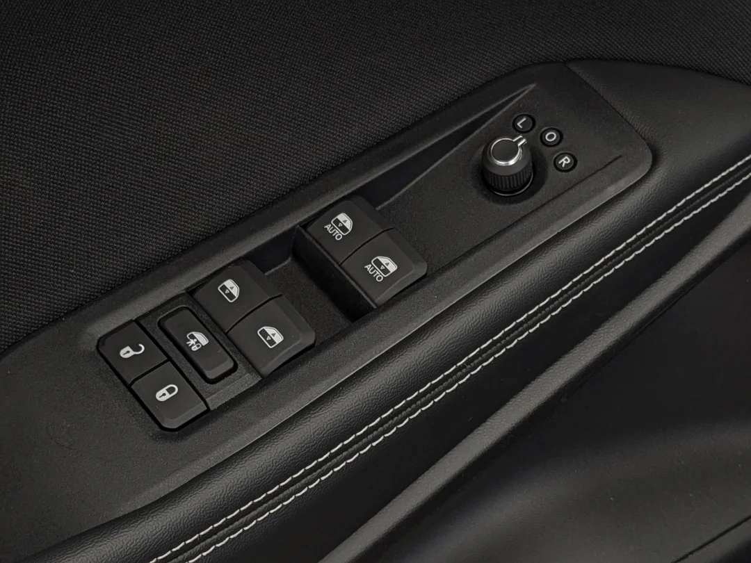 New 2026 Black Jeep Laredo - - 4x4 - 1.6L Turbo Hybrid - Adaptive Cruise - Blind Spot Detection & More! image 13