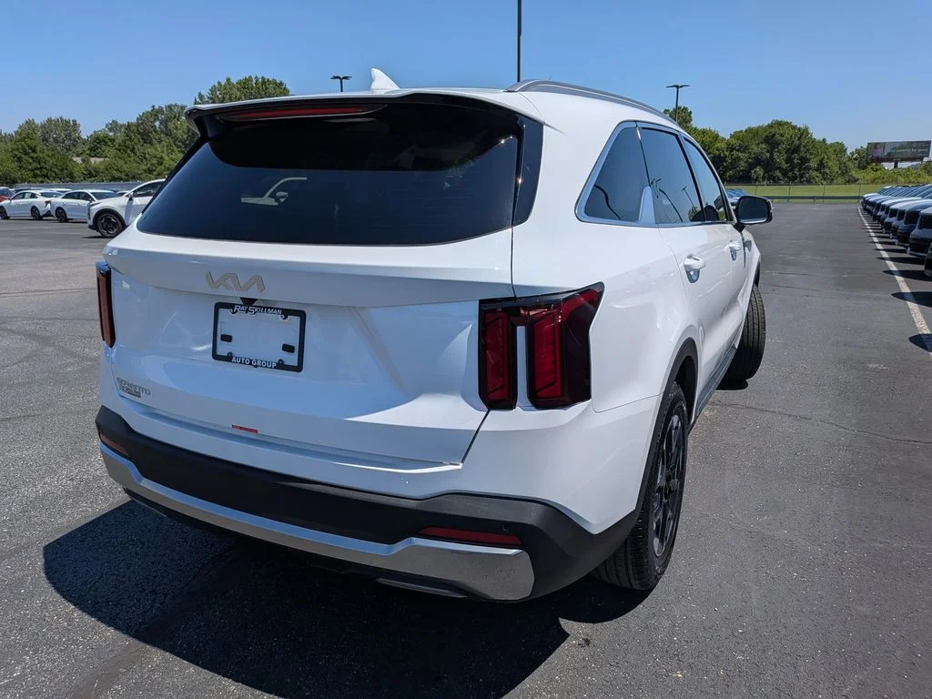 New 2026 White Pearl Kia S image 34