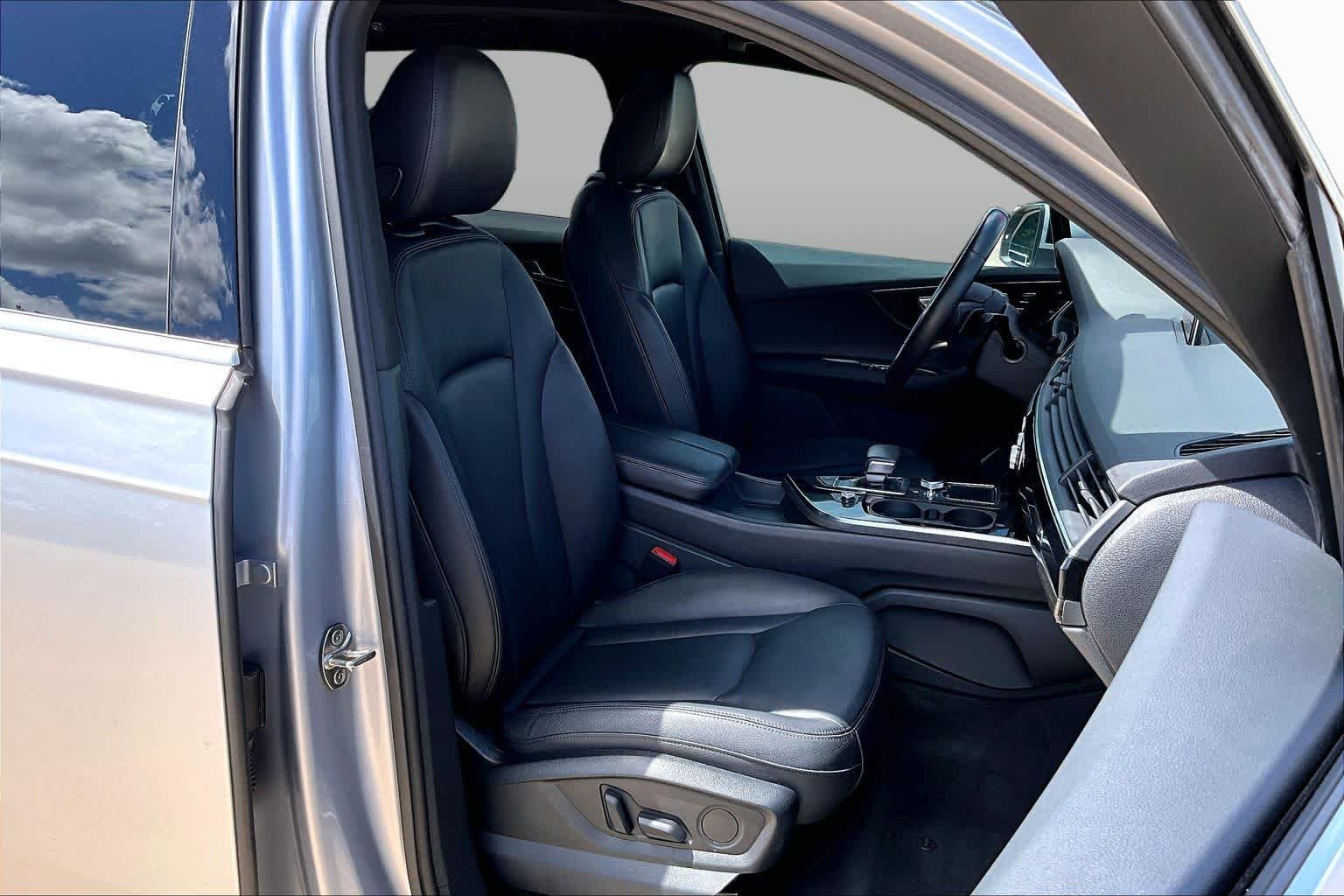 Used 2018 Florett Silver Metallic Audi Premium Plus image 8