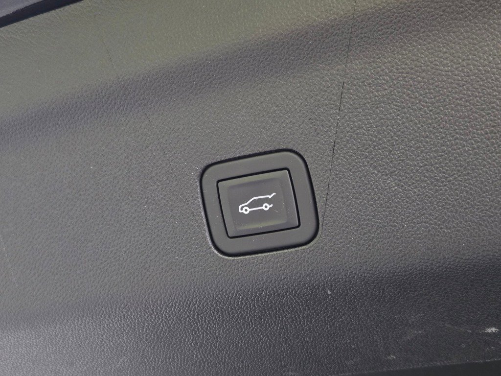 2025 Chevrolet Tahoe LT - Photo 16