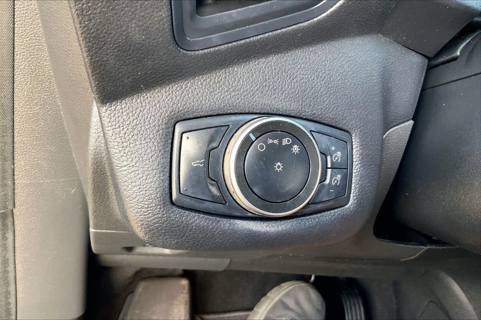 Used 2019 Agate Black Metallic Ford S image 29