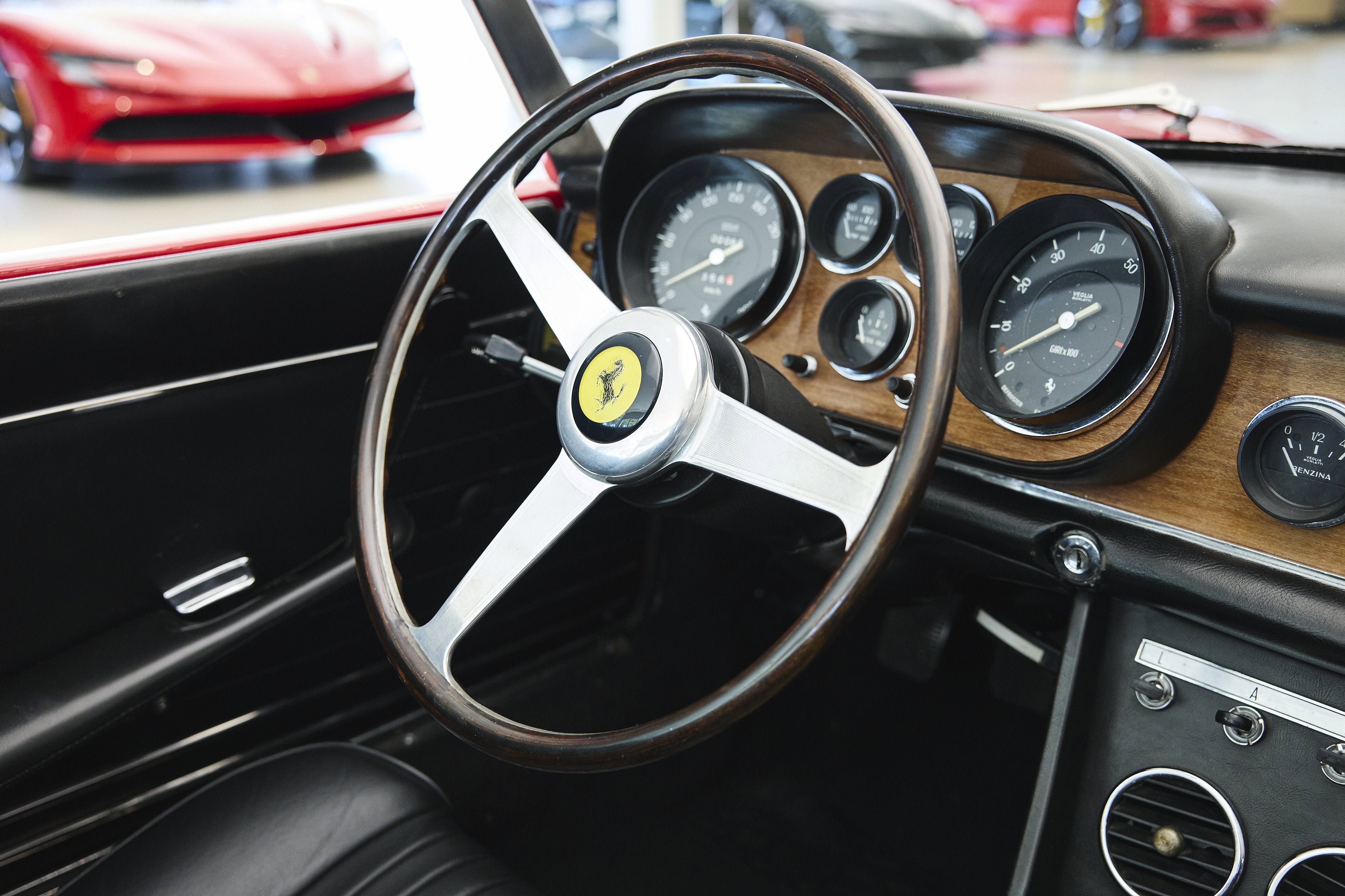 Used 1967 Rosso Ferrari  image 26