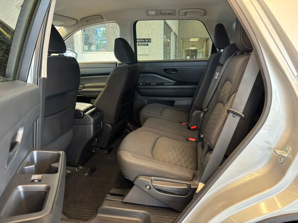 Used 2023 Silver Nissan SV image 19