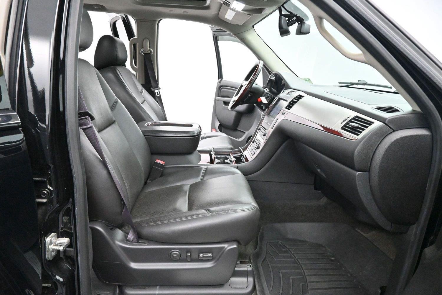 Used 2013 Black Raven Cadillac Premium image 34
