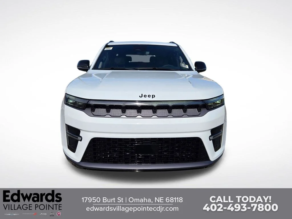 New 2026 Bright White Clear-Coat Exterior Paint Jeep Limited Altitude image 7