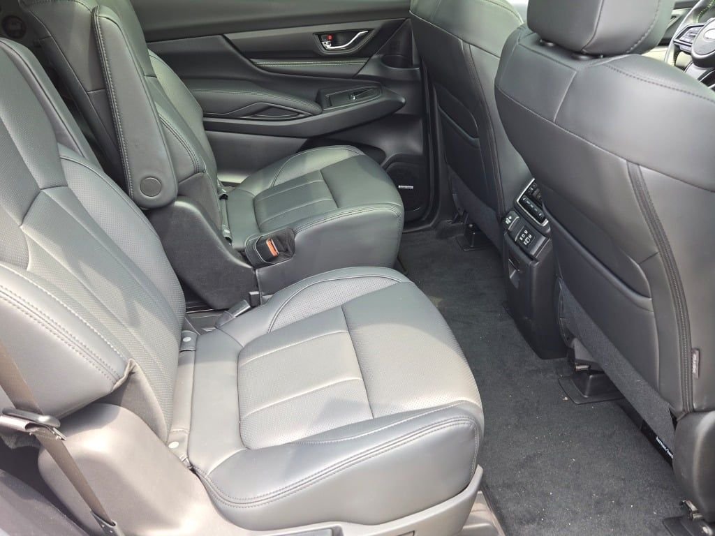 Used 2025 White Subaru Onyx Edition Touring image 10